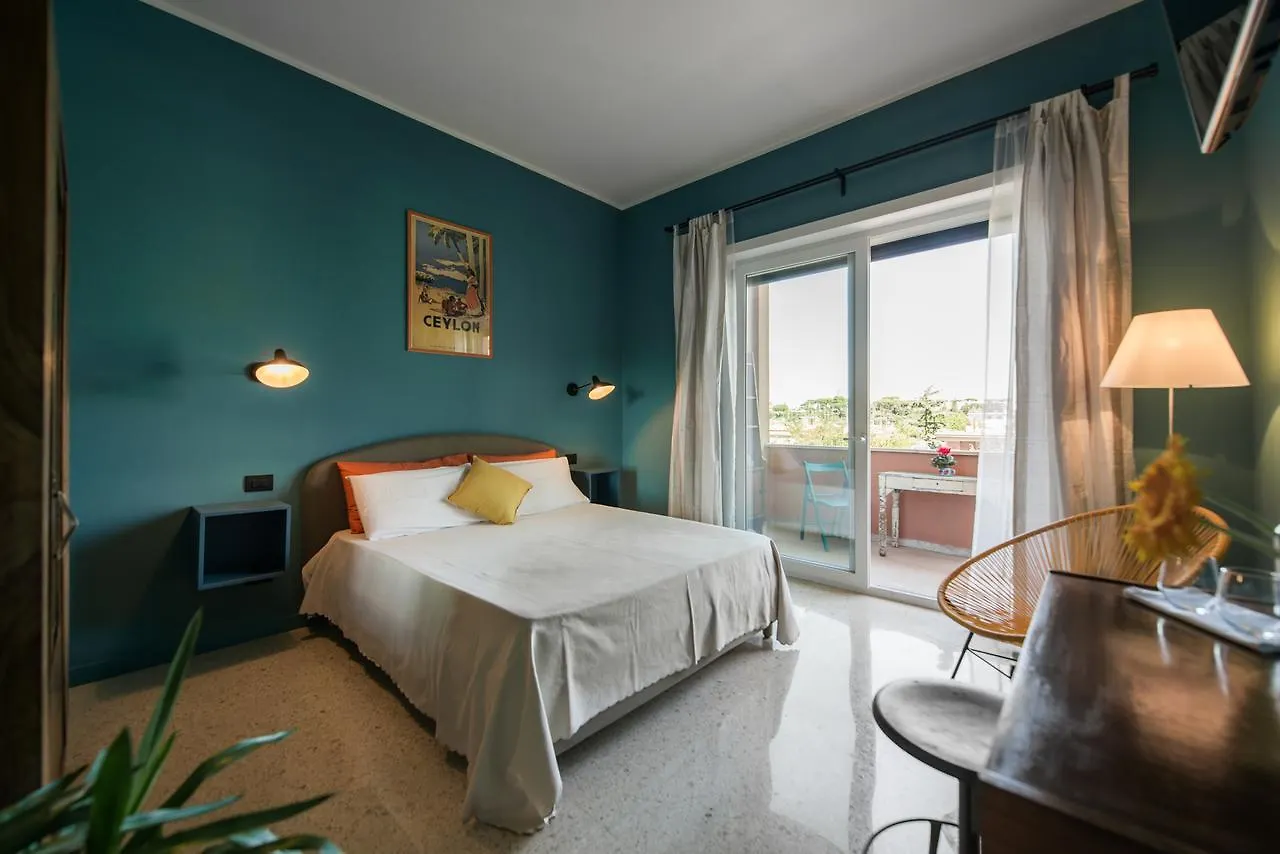 Treetop Rooms Rome Guest house