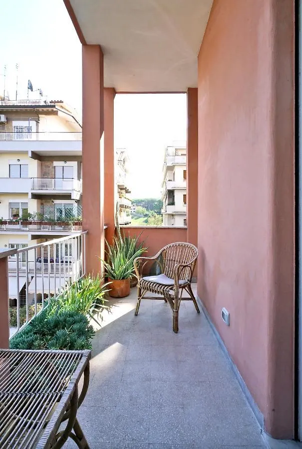 Treetop Rooms Rome Guest house